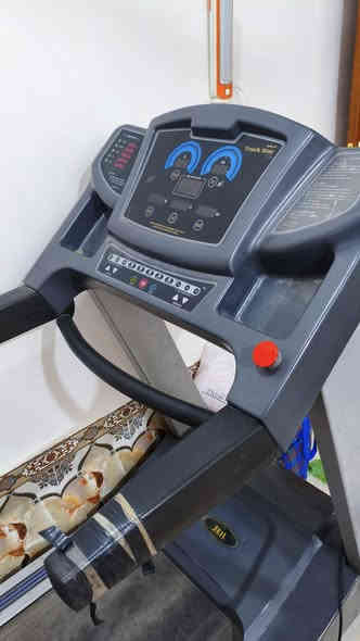 جهاز جري كوري اصلي نضيف يتحمل وزن مفتوح شغال من كلشي حرق السعرات عداد الكيلومترات الوقت السرعه خياليه السعر 550 مكاني ناصريه مركز شارع السفينه 
***********
