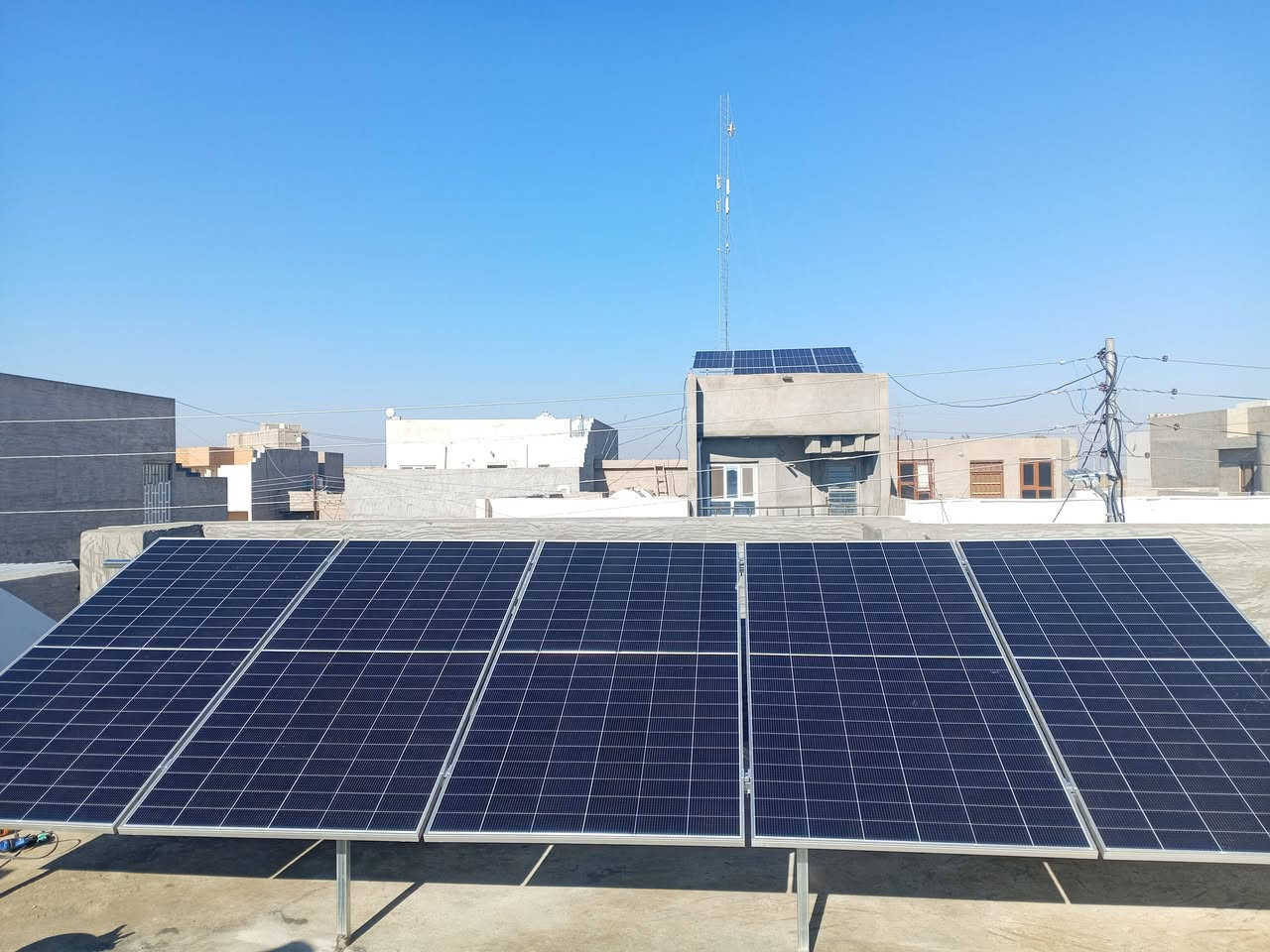 {تنصيب منظومات الطاقة الشمسية  بتاريخ 4/1/2026
عدد 3 منظومات في صلاح الدين }

‎من قبل كادر شركة رويال سولار 

تجهيز منظومة منزلي 16امبير نهاري 16 امبير ليلي
تجهيز منظومة منزلي 16 أمبير نهاري 16 أمبير ليلي 

الموقع في صلاح الدين - قضاء بيجي
  
جهاز انفيرتر itel Ip54 هايبرد حجم 6k✅
‎  عدد:1 ضمان 3سنة 

بطارية مستخدمة نوع ليثيوم SOLAX  حجم 16KW ✅
عدد: ضمان 10 سنوات تبديل+صيانة

الواح مستخدمة نوع جينكو حجم 615 واط عدد : 8
تجهيز منظومة منزلي 10 أمبير نهاري 10 أمبير نهاري

الموقع صلاح الدين تكريت حي الفرسان
جهاز انفيرتر ديا 6k
ضمان 5 سنوات
بطارية نوع DUNESS 10.24K
ضمان 10 سنوات
ألواح لونجي 615 عدد 5
بضمان 15 سنة 

‎يتوفر لدى شركتنا رويال سولار نظام نقدي و اقساط لموظفين كي كارد لمده 18 أشهر 

‎العنوان كركوك شارع القدس - مقابل كوفي الجادرية - عمارة رويال نيت 

‎فرع الثاني كركوك شارع المطار قرب فلكة تكريت

فرع صلاح الدين - تكريت - القادسية شارع الكراج -قرب الحديثي للموبايل 

‎للحجز والاستفسار للتواصل او مراسلتنا على واتساب 

*********** كركوك
*********** صلاح الدين اسيا
*********** صلاح الدين زين
*********** الشركة 

 الرقم المختصر 6020📞
