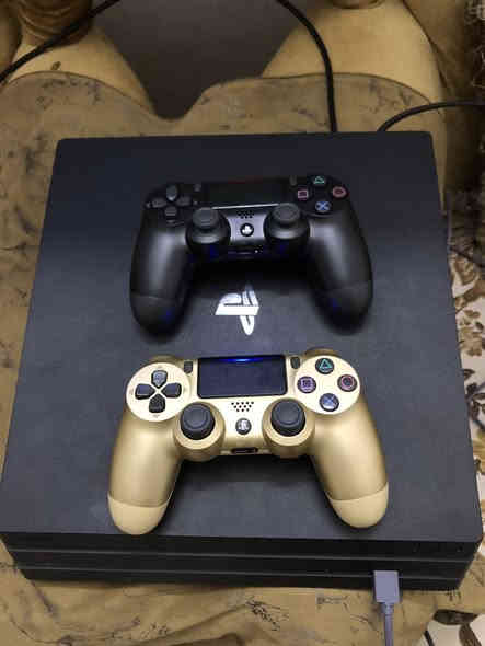 السلام عليكم 
بلي فور برو واحد تيرا مهكر نظام 11 قرص 
بيس 25 او GTA5 بعد بي لعبات يدات2
جهاز كلش نظيف ما مفتوح يشغل 4K 
السعر : 350ألف او بي مجال 
بغداد الخطيب 
الرقم :***********
