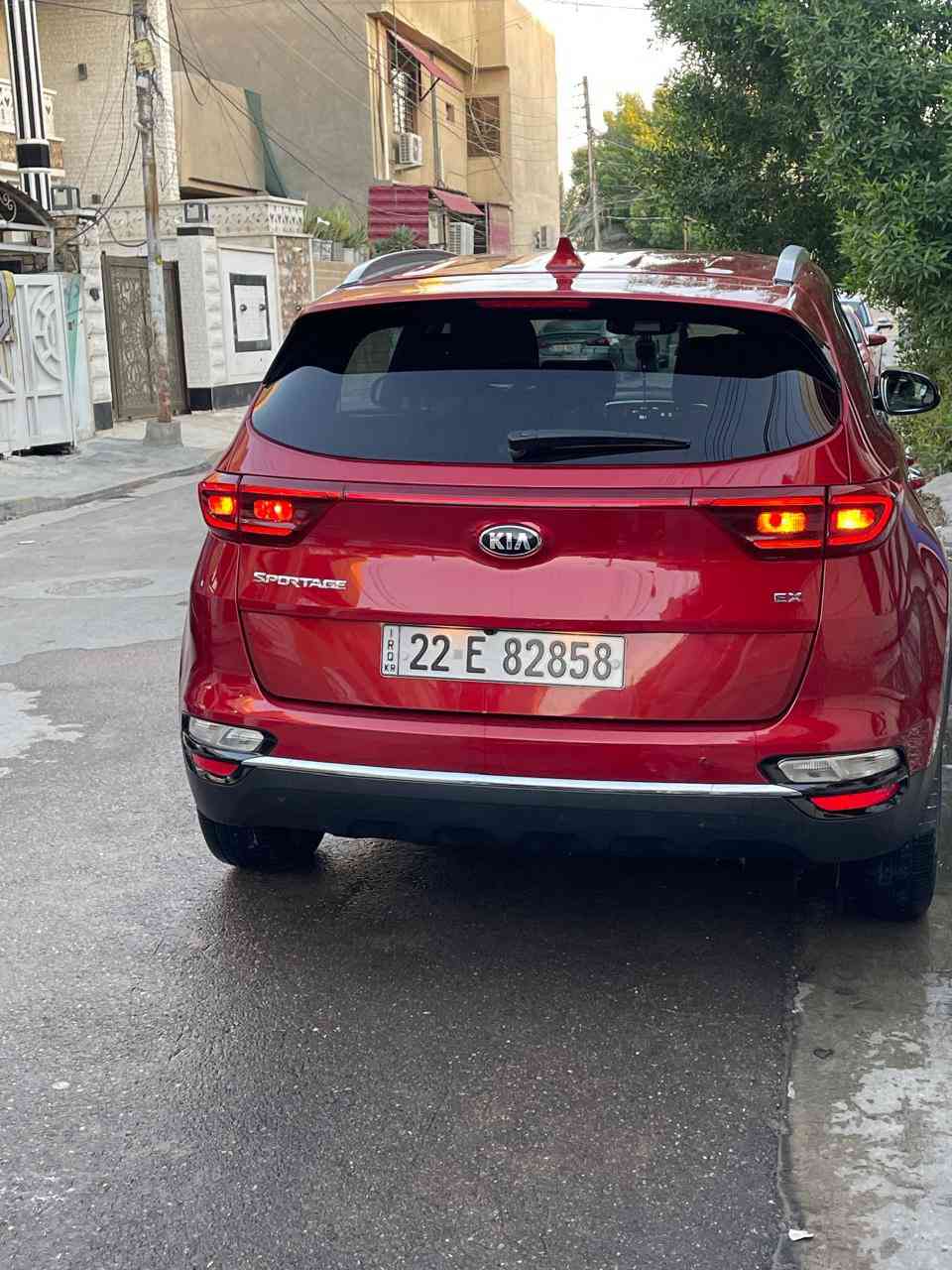 سلام عليكم
كيا سبورتج 2021 EX 
فول مواصفات عدا الفتحة 
مواصفات ل EX
ماشية 48mi استخدام شخصي 
بدون صبغ فقط بارد يم قبق البانزين 
مكاني بغداد حي الجهاد 
*********** 
ب اسمي

