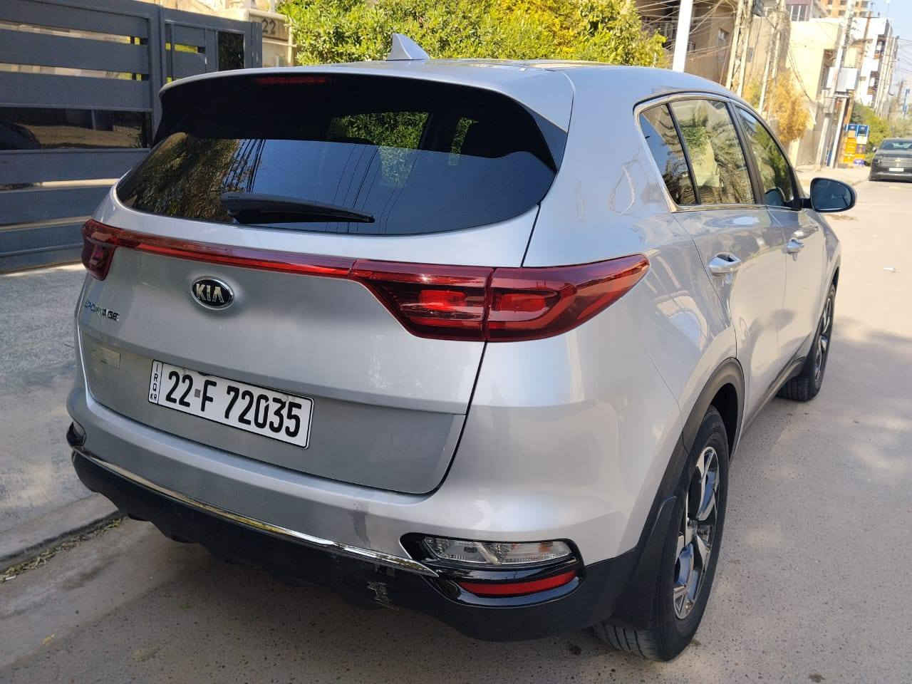 السلام عليكم
سبورتج للبيع وارد امريكي GDI  محرك 2400 موديل 2020 اللون سلفر فاتح رقم اربيل الجديد وسنوية لحد 2027 ضررها بابين السائق والوراها بدون ايرباك وصور الحادث موجود وكذلك السونار ماشية 89 الف ميل وموجودة السيارة في بغداد السيدية
السعر 159$ ورقة وبيها مجال بسيط
الاتصال على الرقم ***********
