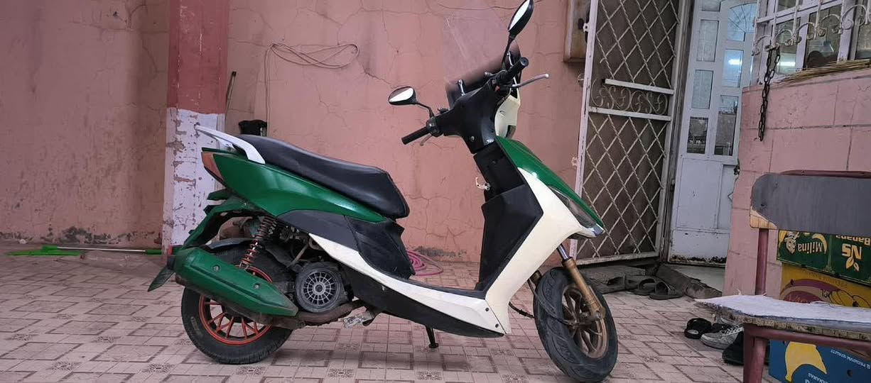 سلام عليكم اف اس صيني دراجه نضيفه 
بسہَ مبدل ولفات نكره سلف 
سعره 350 وبي مجال للبيع او امراوس 
رقم ***********
