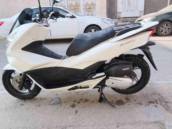 دراجة PCX ياباني jF موديل 2017 محرك 125 للبيع صار شهر من طلعتها من الرمبه  السعر 24 ورقة
للاستفسار ***********
