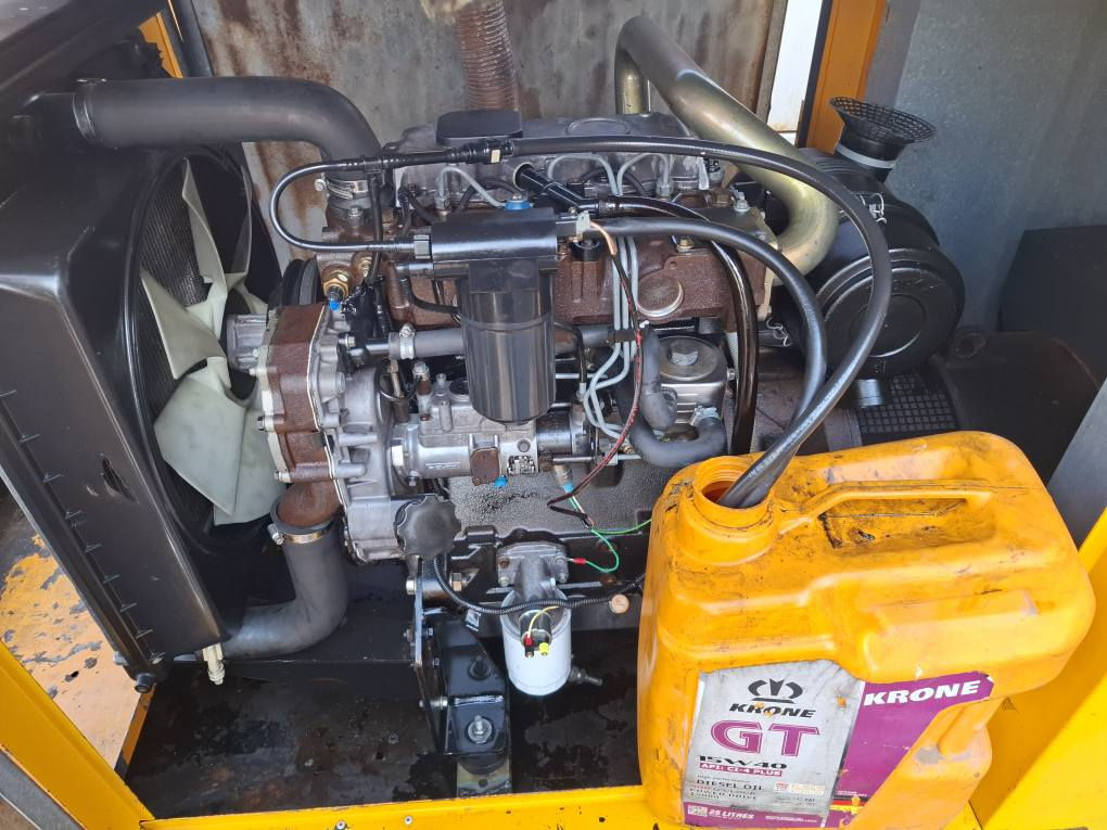 موليدكاتم صوت بيركنز ٥٠ كيفي 
Generato perkins 50 kva silent أربيل, العراق


**إذا كنت صاحب هذا الإعلان وتريد حذفه لأي سبب، رجاءا أرسل رسالة إلى الدعم الفني**