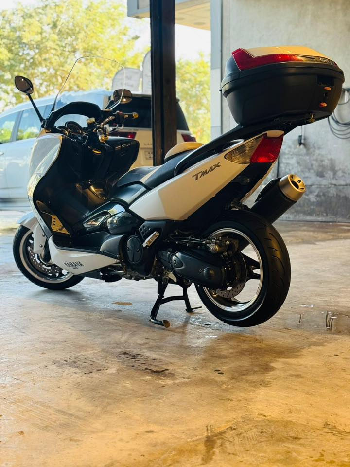 السلام عليكم تي ماكس 2011 للبيع
فئة 🌌 وايت ماكس لون ابيض 
نضافة 100/100 كفالة عامة 
ماشية 47 حقيقي 
مكاني السيدية 🌃
السعر 38 ورقة وبيها مجال 
***********
