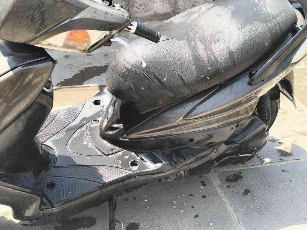 السلام عليكم
دراجة سكنس فحل ياباني للبيع  درا جة نظيفة سلف كهربائيات كاملة بيهاا نقص بس عدادات مال سرعة وبانزين يعني دشبول كامل سعر ٥٥٠ مكاني الزعفرانة شارع المعهد

***********
