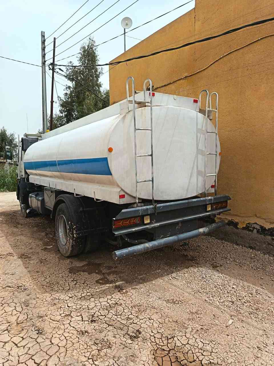 فالفو موديل ٩٧ رقم بصرة انكليزي حموله ١٦ الف سيارة جديده وحلوة ونظيفه المكان بابل الحله شرط التحويل
***********
السعر 140
