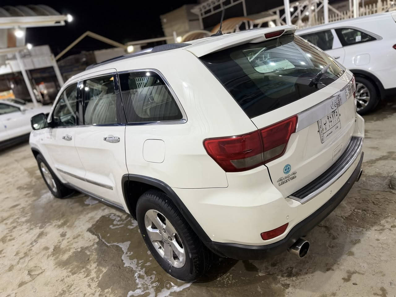 السلام عليكم للبيع جيب 2012 خليجي بيهة جاملغ امامي ايمن مبدل بلادي بدون صبغ بدون دواخل الباقي مكفول من الصبغ والتبديل فول الفول بدون جكات جاهزة كير مكينة حدادية ادامة كاملة بدون اي نقص رقم بغداد بأسمي السيارة جديدة وجاهزة محرك 5700 السعر 175 مكانها النجف ***********
