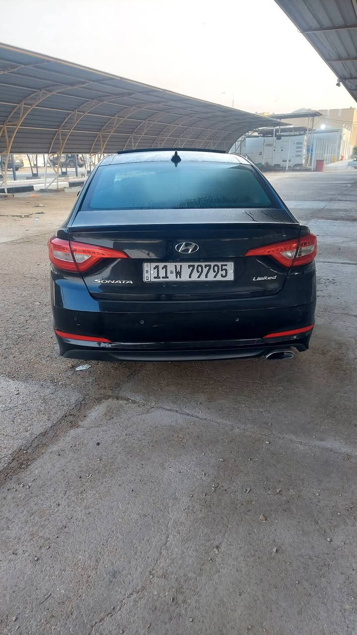 سوناتا 2015 لمتد كلين تايتل وارد كندا
المواصفات 👇

1- كشنات السائق والبصفة ثنينهن كهربائيات
2- ذاكرة خزن لكشن السائق 
3-الكشنات كلها جلد وكشنات الامامية تدفئة وتبريد والكشنات الخلفية فقط تدفئة
4- التبريد قطعتين
5- المري قلاب ويا البك
6-  رادار امامي والحفاظ على المسار وبيها رادارات جانبية خاصة بالنقطة العمياء بالاضافة حساسات خلفية
7-  ثلاثة أنظمة قيادة
8 - هاند بريك اوتوماتيك 
9- السيارة بانوراما 
11- شاشة بلادية كبيرة تحتوي نظام ابل كار بلي
12-  السيارة بصمة 
13-  محركها 2400 ماشية 162 الف كيلو يعني 100 الف ميل
14 - تخم تاير جديد قبل شهر شديتهن 
السيارة مناقصها شي برغي مناقصها شرط التراي مالتها لأي مكان يعجبك  المكان النجف الاشرف السعر 145  للاستفسار على الرقم الاتي : ***********
