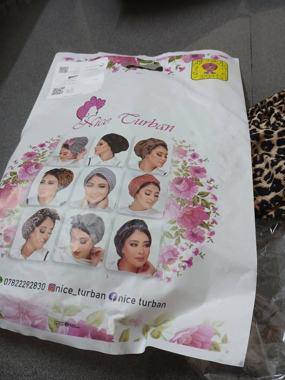 هلو بنات..هذا حجاب توربان ابو طباقه.طلبته توصيل هسه جابوه بس محبيته باللبس..الي يلبس منه يعرفه..اريد ابيعه


**إذا كنت صاحب هذا الإعلان وتريد حذفه لأي سبب، رجاءا أرسل رسالة إلى الدعم الفني**