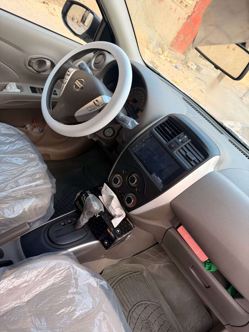 نيسان سني مصري مديل 2025سياره جديده كلش السعر 128وبيهه مجال للشراي مكاني بصره قبله 
*********** Singapore
