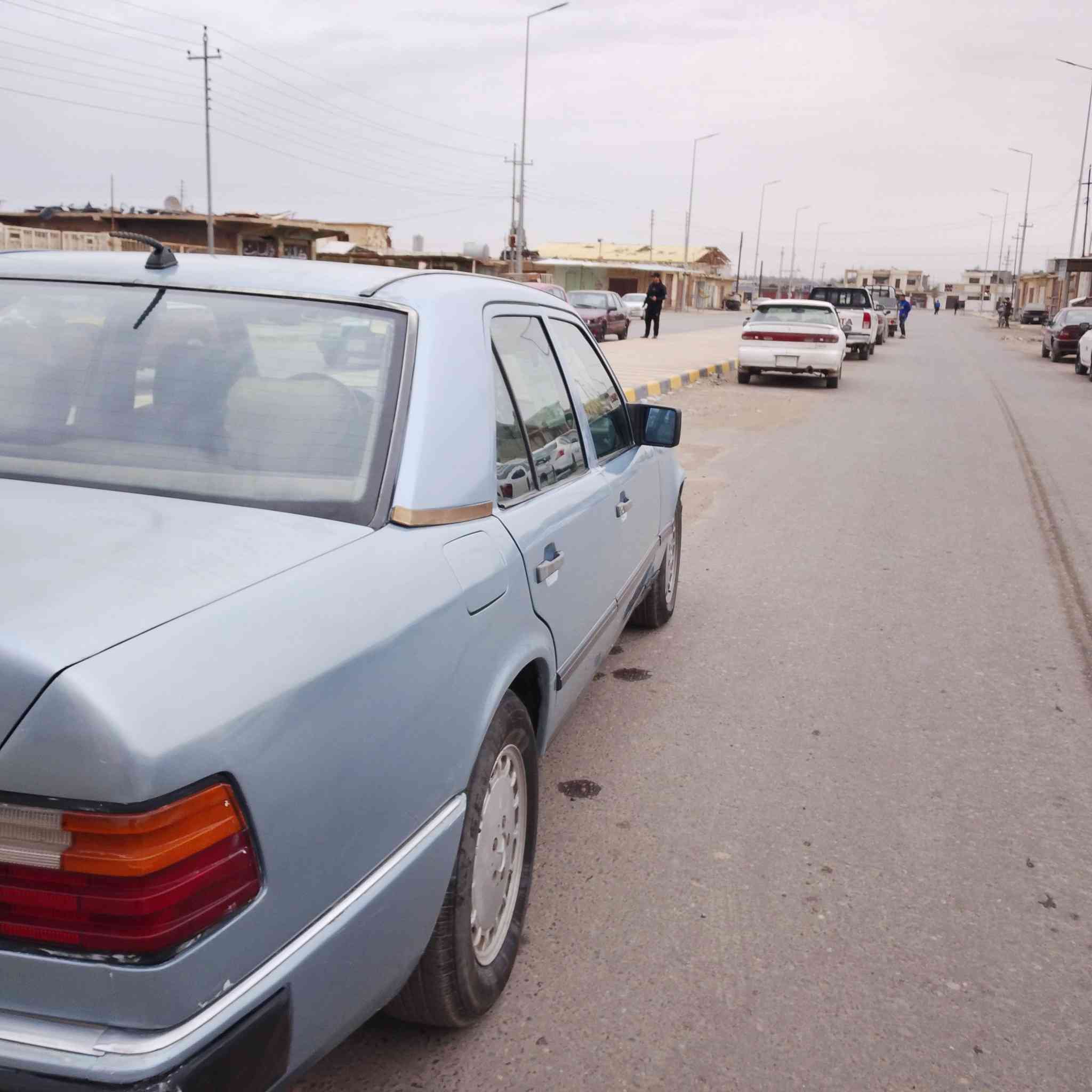 السلام عليكم مرسيدس دب مراوس بمكصوص اذا ملكه بعد احسن  نضيفه كير ومحرك شرط كير ومحرك بطه صدر جديد تخم تاير جديد نشاط  صاحبه ماندلو مكاني صلاح الدين بيجي ***********
