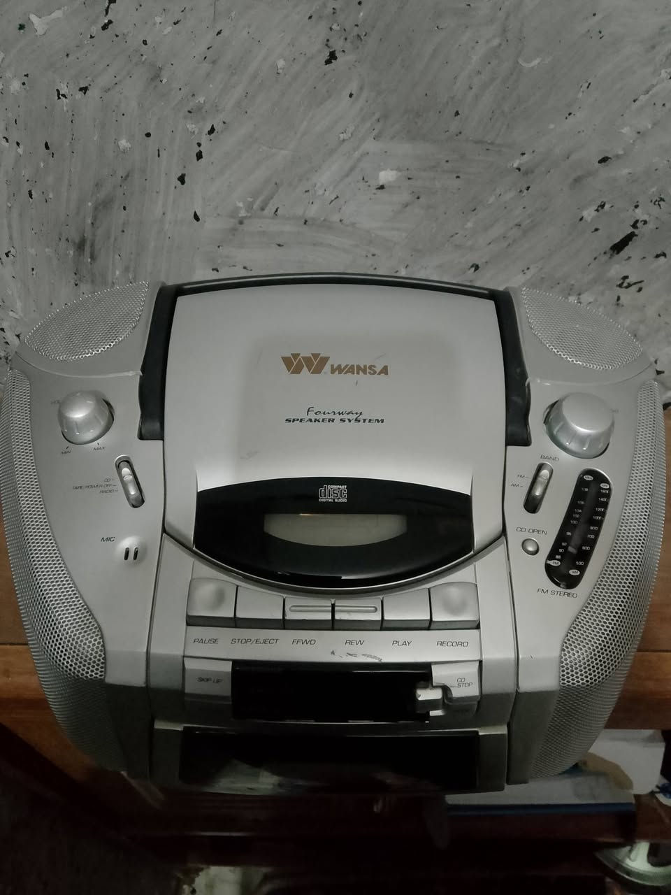 السلام عليكم راديو ومسجل وسيدي نظيف حيل فقط قبق مال باتريات مفقود كله شغال سعر 25 عنوان بغداد ام الكبر ***********
