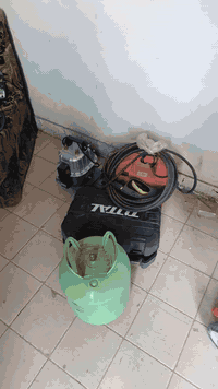 السلام عليكم عندي اغراض مال الي يشدون سبالت ويفتحون استخدام قليل. الحبيبيه شارع السجه قرب افران سلام ***********
