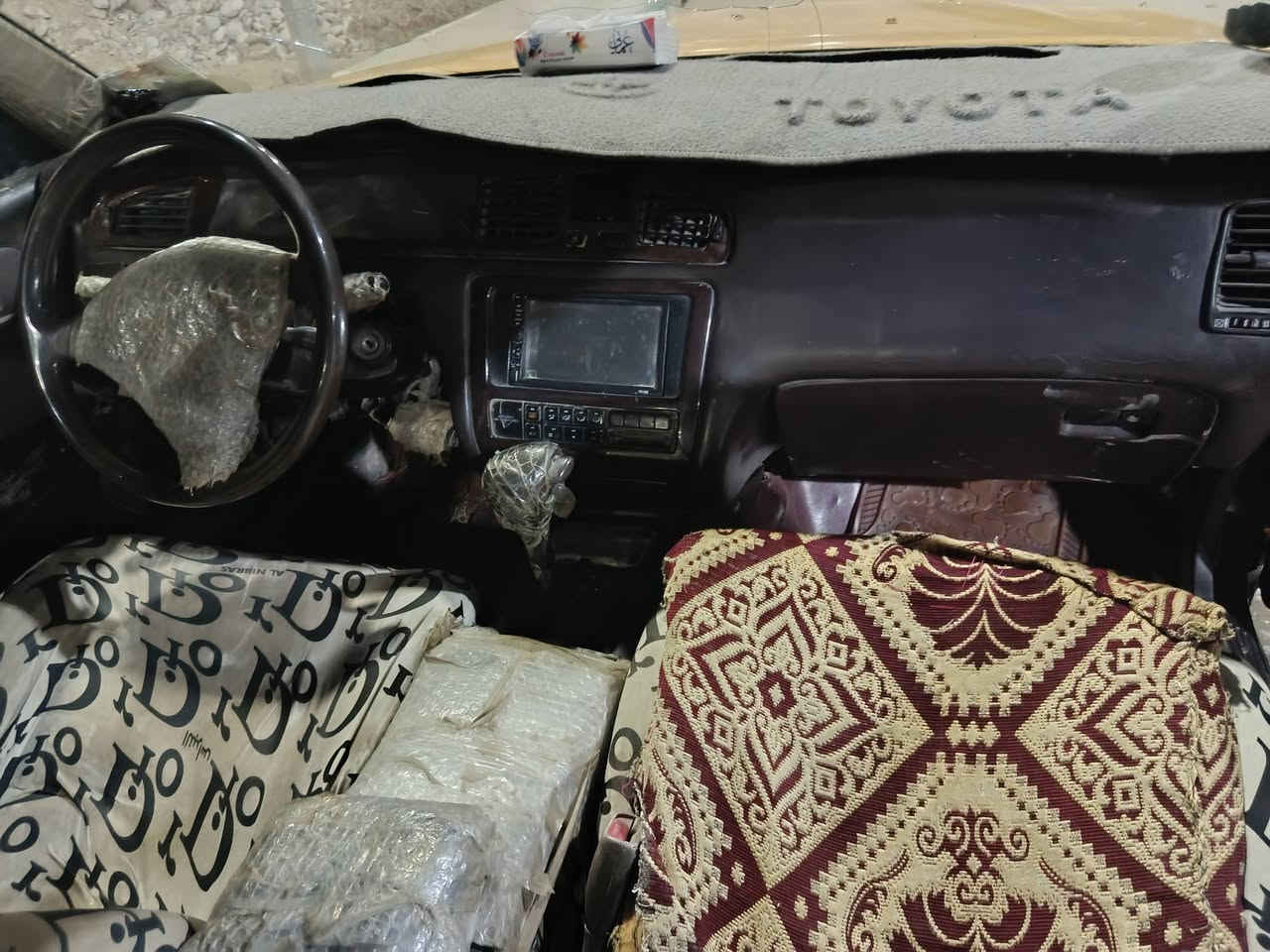 السلام عليكم 
بطه متصل 
مكينه وكير صار شهر من شديتهن 
حداديه وتايرات 50%
السعر 35
سياره نضيفه وجاهزه كهربائيات توني مرتبهن
السياره ب شطره 
***********
