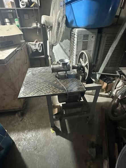 السلام عليكم غراض مطعم للبيع بغداد الكفاح كلشي وسعره ***********
