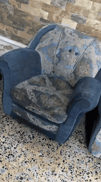 السلام عليكم 
تخم للبيع 10 مقاعد 
والسعر 200 وبي مجال بسيط 
لشراي فقط رجاء الاتصال 
***********
