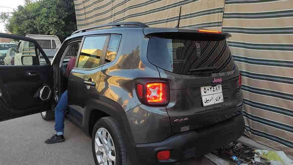 جيب رينكيد للبيع
موديل 2017 
مواصفاتها معروفة 
رقم اربيل تحويل مباشر 
وارد امريكي 
حادثها بسيط وصور الحادث مرفقة بالمنشور 
سيارة جديدة وبدون كل نقص 
#السعر 12,500 الف دولار ( 125 ورقة وبيها مجال بسيط )
مكان السيارة / بغداد / المنصور
للأستفسار 
***********
