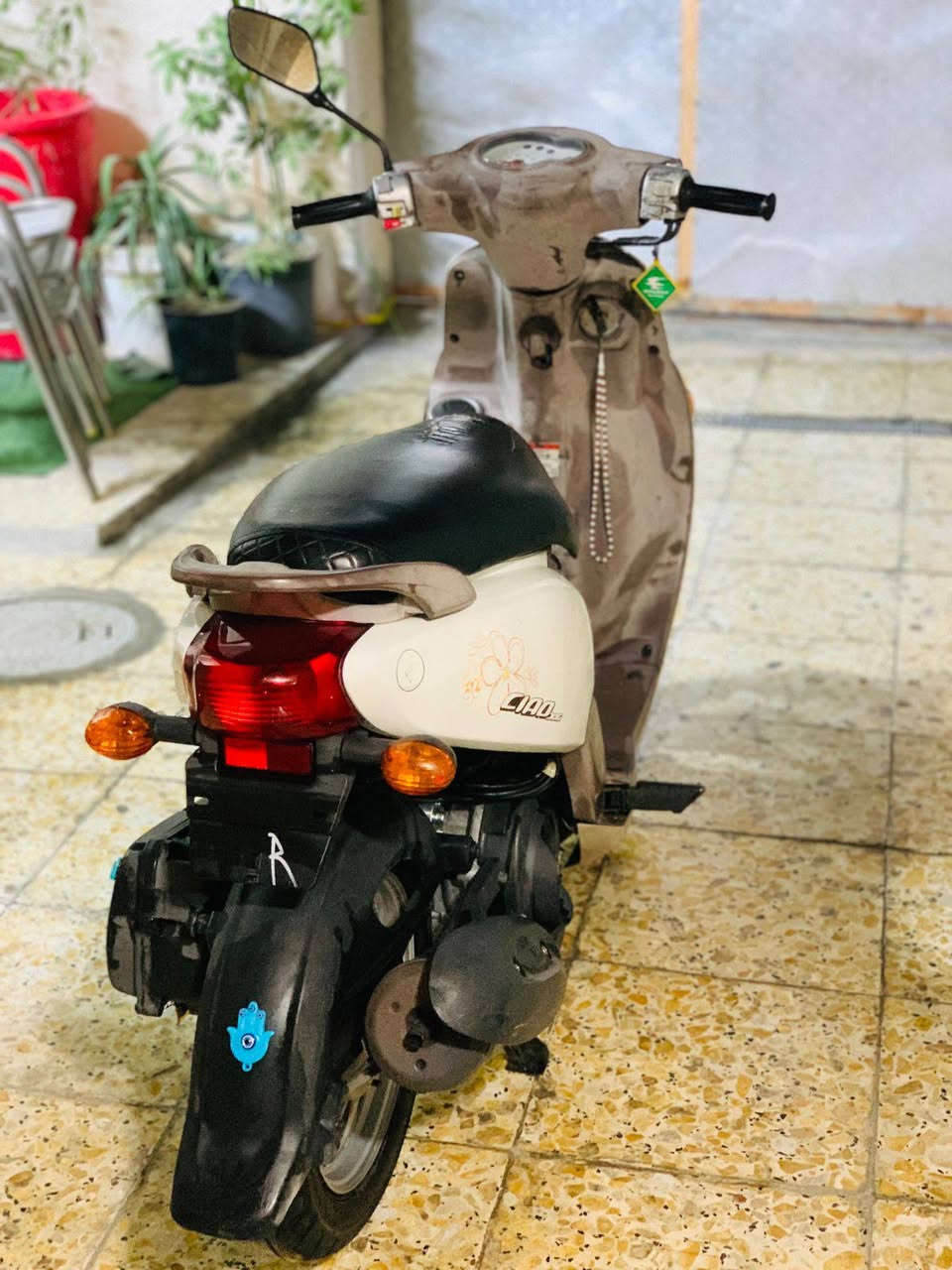 السلام عليكم درجه فله للبيع الدراجه جديده كهربيات كلها شغاله  المكان  بغداد مدينة الصدر السعر950وبيهه مجال***********
