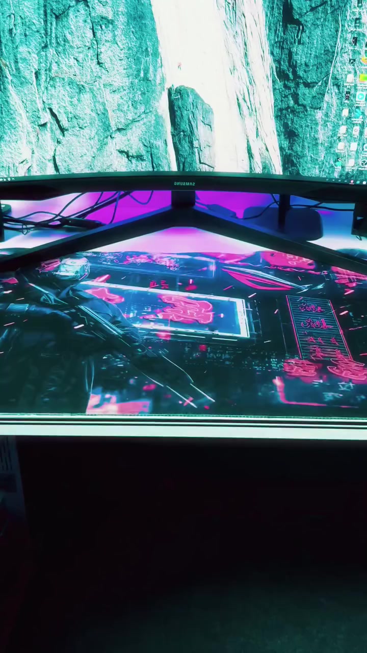 تبريد فوري للهواتف
 أثناء اللعب أو المشاهدة الطويلة

جهاز SL-09 هو مبرد هواتف محمولة مبتكر يعمل بتقنية نصف الموصل (Thermoelectric)، صُمم خصيصًا لعشاق الألعاب والفيديو لتقليل حرارة الهاتف وتحسين الأداء، مع تصميم مدمج ووزن خفيف.

 نظام تبريد متدرج بعتلات متعددة – يمكن تعديل قوة التبريد حسب الحاجة.

 تبريد فوري – بفضل سطح الألمنيوم الملامس للهاتف.

مثالي للألعاب والمشاهدة الطويلة – يمنع ارتفاع الحرارة أثناء اللعب أو بث الفيديو.

 متوافق مع أغلب الهواتف – مناسب لأجهزة بعرض من 65 ملم حتى 88 ملم.

 مؤشر ضوء ذكي – يضيء عند التشغيل للدلالة على بدء التبريد.

 تشغيل سهل وسريع – فقط ثبّت الجهاز على ظهر الهاتف، ثم وصّله بالطاقة.

• الطراز: SL-09
• الأبعاد: 80.5 × 58.8 × 40.8 ملم
• الوزن: 65 غرام
• نظام التبريد: قابل للتعديل
• عرض الهاتف المتوافق: 65 ملم – 88 ملم
• الطاقة المطلوبة: 5 فولت / 2 أمبير أو أكثر
• كابل الطاقة: يجب أن يدعم 2A على الأقل

•السعر 15,000 دينار عراقي فقط التوصيل مجاني لكافة محافظات العراق.

•اعمل متابعة وضع لايك وعمل مشاركة لنستمر في نشر مزيد من المنتجات.


**إذا كنت صاحب هذا الإعلان وتريد حذفه لأي سبب، رجاءا أرسل رسالة إلى الدعم الفني**