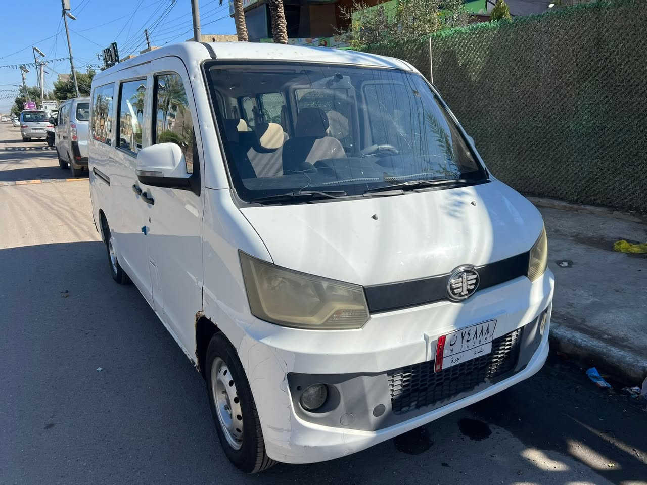 السلام عليكم 
فاو خشفة السيارة نضيفة موديل ٢٠١٥ مدوشمة جديد والسيارة نضيفة وحلوة 
السعر ٤٨ ورقة وبيه مجال مكان السياره بغداد غزاليه ***********
