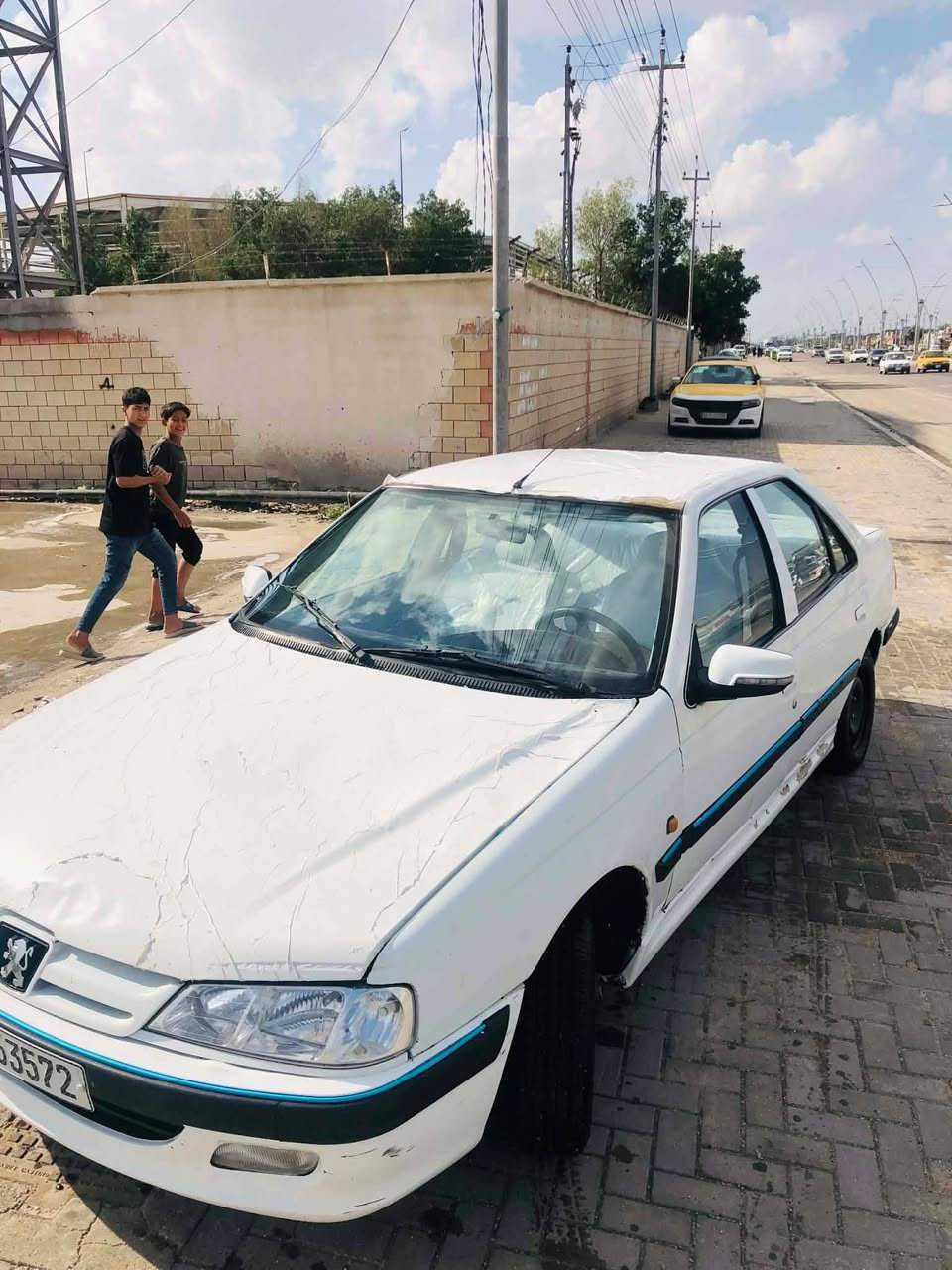 السلام عليكم بيجو بارس مديل ٢٠١٢ مكفولة من الضربه ملكوطه هلاته مكينه كير حداده  جاهزه سنويه ٢٠٣٠ وبسمي سياره تحويل
كهربائي شغاله تخم تخم تاير جديد سعره ٣٢ وبيه
مجال مكانه البصرة الزبير ***********
