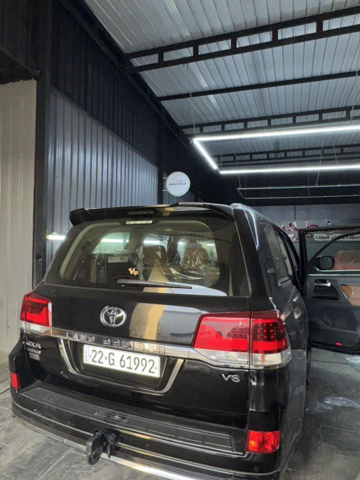 للبيع لاندكروز 2021 مكفول من كلشي كير ومكينه بلادي برغي ممفتوح فتحة سقف راداد حساسات امامي خلفي جانبي بلوجكتر زنون عالي زنون صندوق كهرباء 5 بصمات تحكمات ستيرن شاشة دشبول وسطيه عرض الأعطال شاشه بالوسط كبيره GPS مخرج USP نقطة كهرباء بالصندوق 100W 
ثلاجه وسطيه تبريد 3 قطع مري كهرباء مع قفل وفتح السياره مراية المري قلاب ويه البگ اشاير بالمري اشاير اماميه حاجب كشافات ضباب وضعيات قياده محرك 6سلندر 4000 تنفس طبيعي للأستفسار ***********
