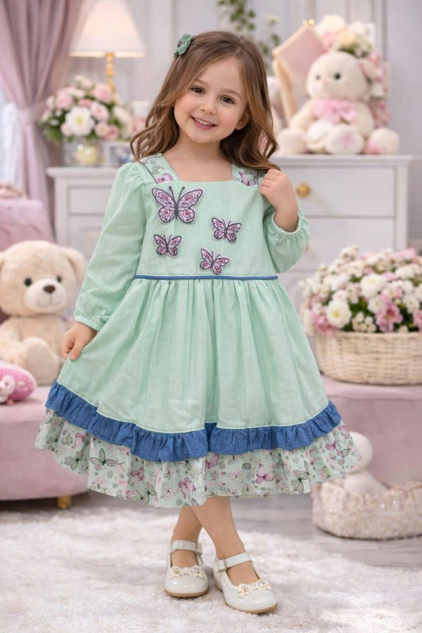 فستان بناتي أنتيكا  قياس من 2-5 سنه


**إذا كنت صاحب هذا الإعلان وتريد حذفه لأي سبب، رجاءا أرسل رسالة إلى الدعم الفني**