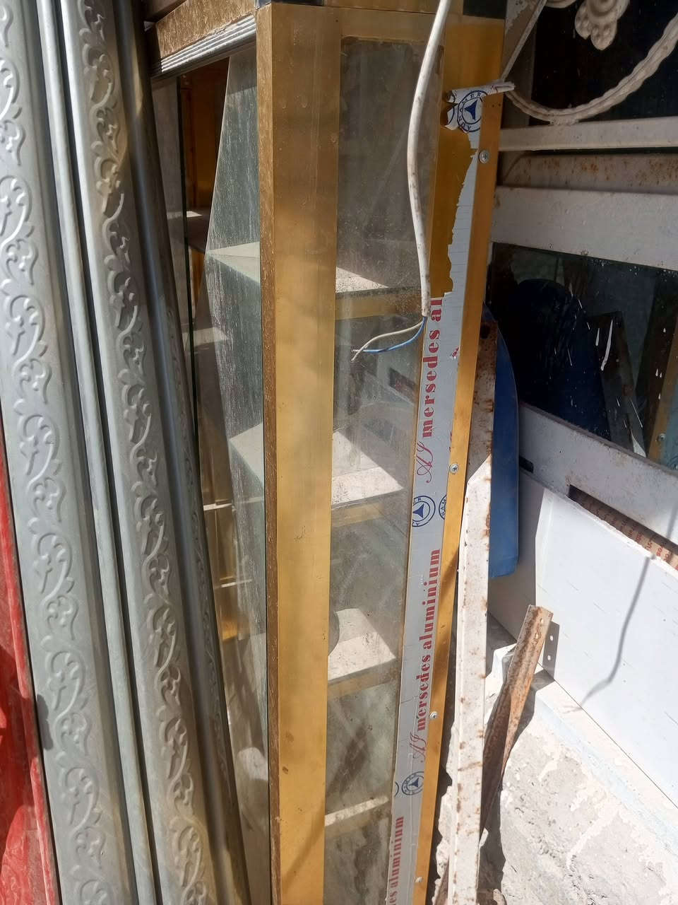عارضه مال عطور او مكياج
قياسهه 120×160 عدد الرفوف 6
+ كبنك محل جديد للبيع
***********

