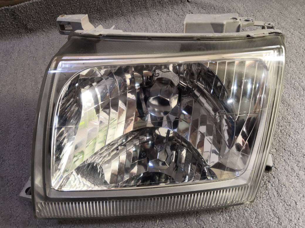 لایتی نیسان پیکاب مۆدێل ٢٠٠٢ لای سایەقو بە سەکنەکانەوە دانەیەک بیلادیە یابانیە دانەیەک تایوانیە

لايتات نيسان بيكاب موديل ۲۰۰۲ جهة يسار يمين معة ٳشارات نضافة شمشمل, السليمانية
