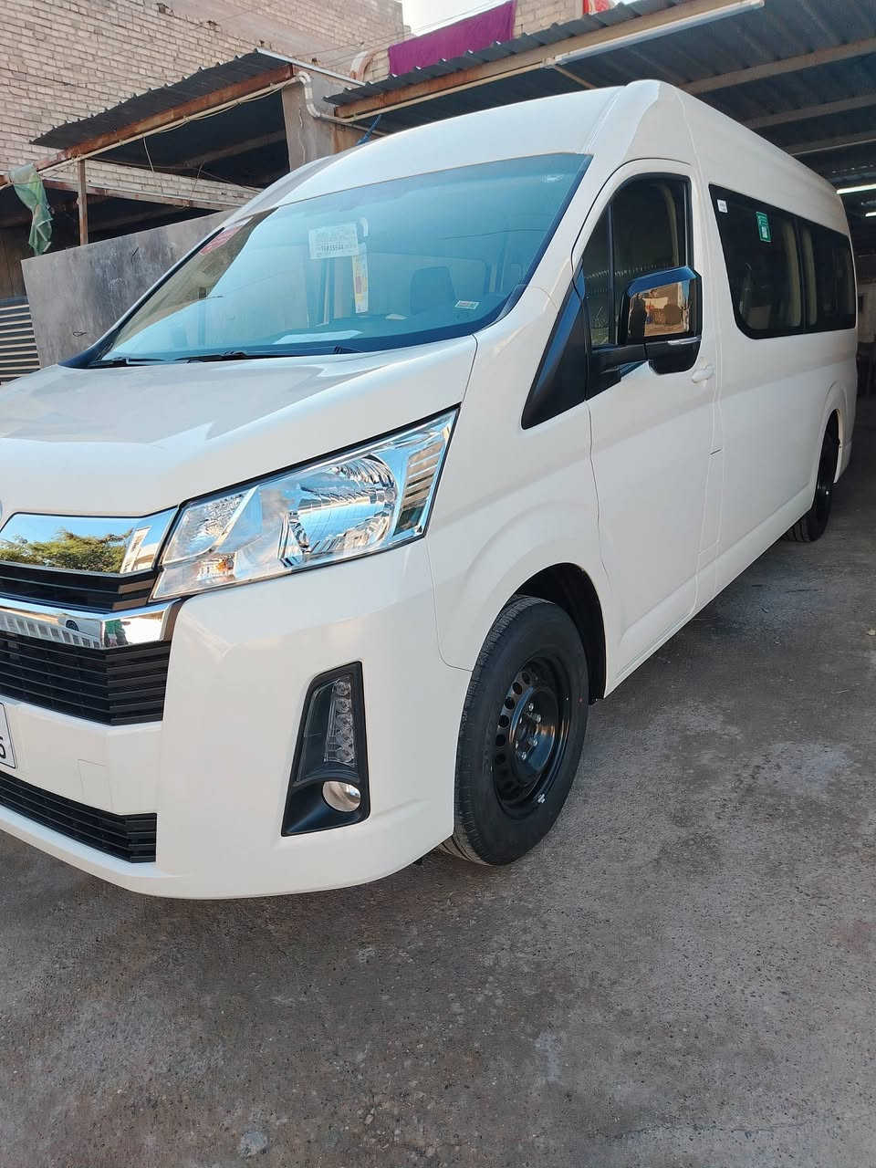 السلام عليكم هايسه موديل ٢٦ زيرو فول موصفات كير اوتوماتيك رقم أربيل ضمان شركة ساز لاستفسار على الرقم *********** مكان السياره غزاليه
