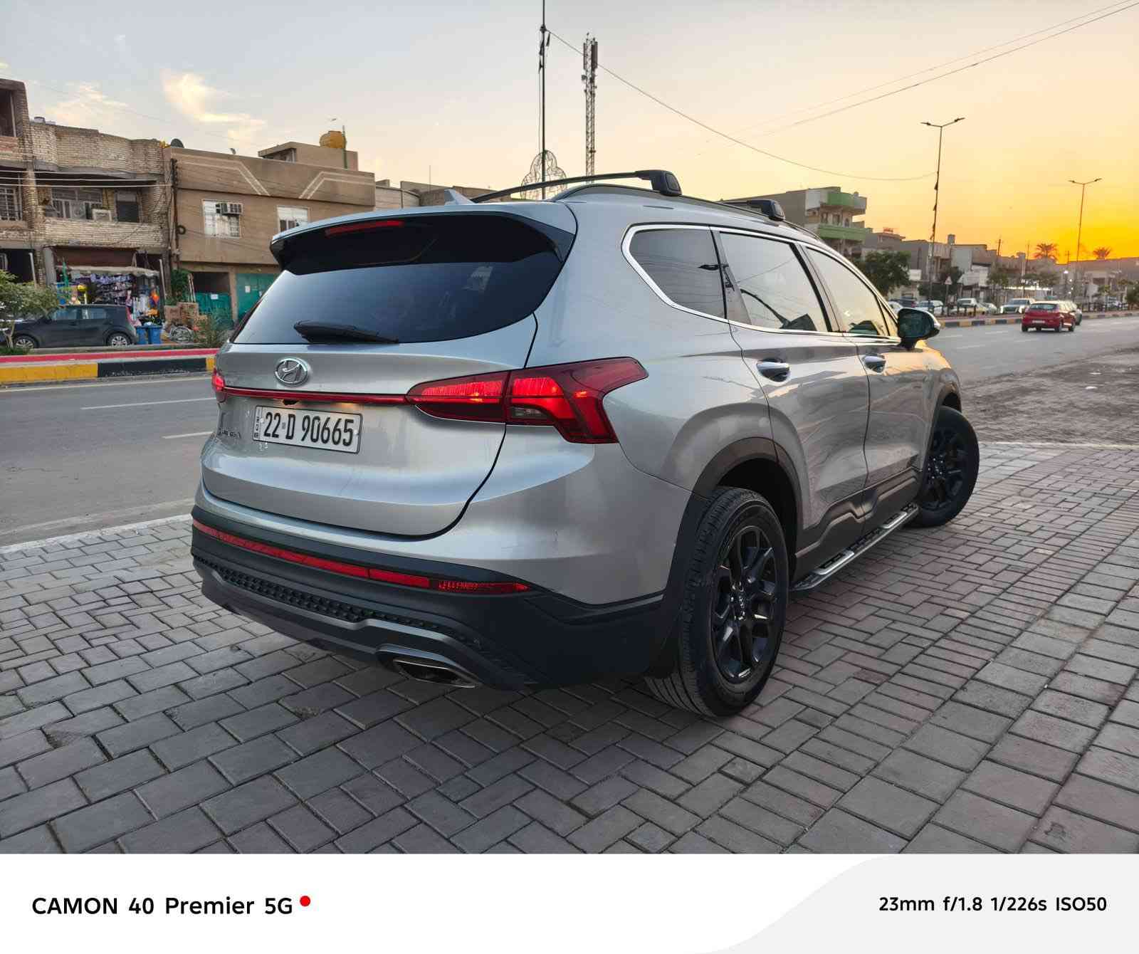 السلام عليكم  (للبيع فقط بدون مراوس )
هونداي سنتافيا  ( موديل 2022الشكل الجديد  ) 
( موصفات) 
( محرك 2500  )
ضرر السيارة بسيط : (جاملغ وحافه البنيد ) لايتات رديترات بدنه بلوجكترات دعاميه بلادي (بلاديه )  
( بدون ايرباك ) 
رقم اربيل  
 بأسمي وكالة تحويل مضون‎١٠٠٪
( موصفات  السيارة  )
بصمة + بصمة ابواب + صندوك بصمه 
شاشة  كبيرة  نضام car play لعرض الهاتف والخرائط
شاشه دجيتل تغير شكل واجه العداد 
انارة الداخل 
بصمة
تشغيل عن بعد بلادي اصلي
داخل مخمل  + مطعم كاربون فايبر  
رادار امامي توقف  تنبيه وتوقف تلقائي
رادار جانبي نقطة عمياء بلمري + اشاير بلمري
رادار خلفي عند رجوع السيارة توقف تلقائيا
كشنات مخمل   + كشنات تدفئه
تبريد بيانو  شاشة بيانو منفصل حار بارد
تبريد خلفي +منافذ  USB
دركة ستيرن خياط + جلدد
صندوك كهرباء 
هند بريك بصمه 
شفتات ستيرن 
كير دكم  + تجوة بلمقعد الخلفي
لايتات لد+لايت زنون 
ترايش على القمارة  بلادي  
دوسات بلادي  
اوتو هولد مساعد الازدحام 
نظام منع الخروج عن المسار  قيادة ذاتية 
اطفاء ذاتي عند التوقف السيارة
ثلالث وضعيات قيادة sports+normal+smart + فول تحكم ستيرن 
نظام كروز ذكي يقلل ويزيد السرعة حسب    
نضام اوتو لايت يعني العالي يشتغل بل ضلمه اوتو
شاشة عرض الاعطال  +  ترحيب 
السيارة جديدة جدا جاهزة وكاملة من سبير وارضيات وكتلوكات الشركة 
مكاني بغداد  البنوك 

***********
