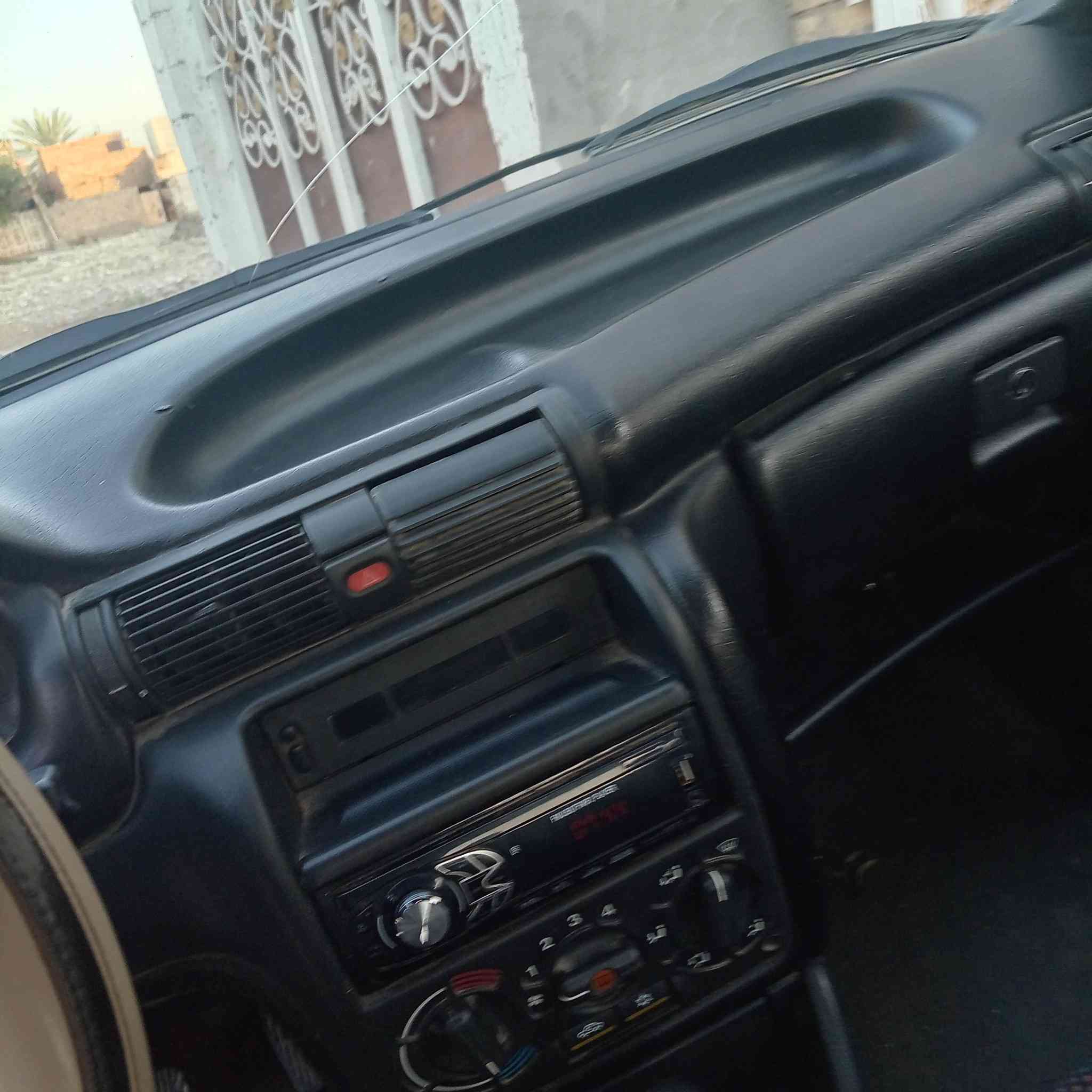السلام عليكم سيارة اوبل استرا للبيع رقم بغداد انكليزي كماموضحة بالصورة أدناه السعر ٣٨ وبيه مجال قليل مكاني بغداد ابو غريب السعر ٣٨ ورقة وبيه مجال قليل رقم الهاتف ***********
