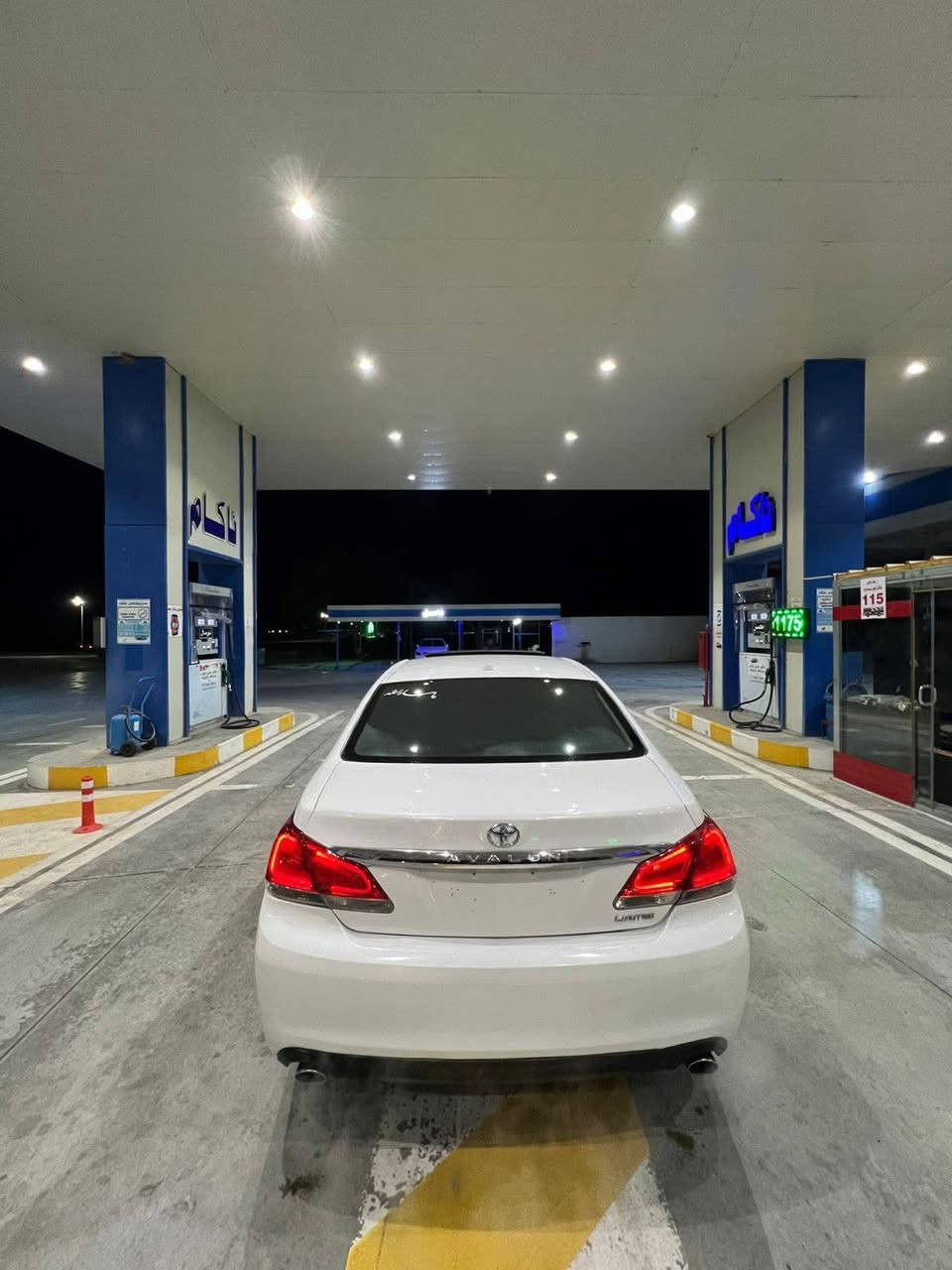 ئەڤەلۆن مۆدێل٢٠١٢ساخ ناوزەرد سلایت کوشن کارەبا  حیزام بۆیاخە  بێ لێدران سەقفی بەشەرت بۆیاخ نیە  پێش ودوای کەپسە  هیچ مەسرەفی تێدا نیە هەموگیانی بەشەرت گێرومەکینە بەشەرت  سێعری ١دەفتەرو معامەلە شوێن سەیدصادق ***********
