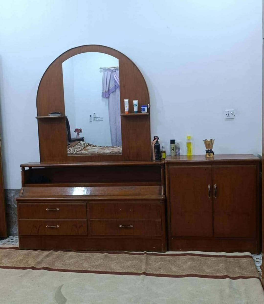 غرفة نوم صاج داخل وخارج 
نظيفة نجاره درجة اولى 
السعر/550 وبيه مجال
العنوان/  بابل. شارع 80 على طريق كربلاء قرب محطة الوقود 
الرقم/*********** ابو سيف
