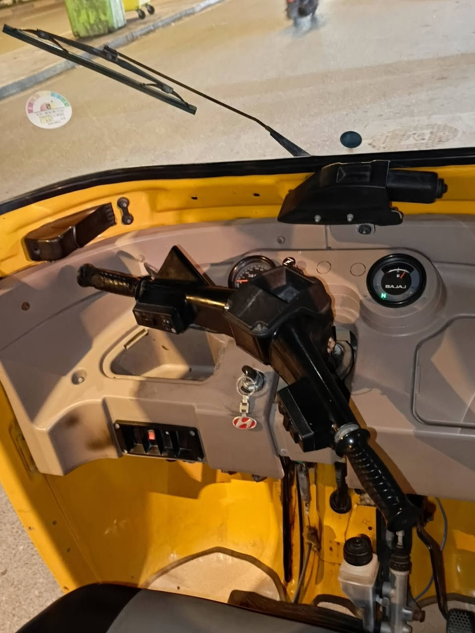 سلام علیکم تکتک البیع رقم وسنویه مديل 2020كامله كبل تتوكل علا باب الله تكتك خير من الله وحرفته حلوه رايده 5ملاين وربع لمو شراي لا يتعبني ***********
