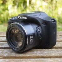 للبيع ب 195,000 فقط كاميرا canon sx530hsنظافة 100%بدون اي خدوش او ضرر ...