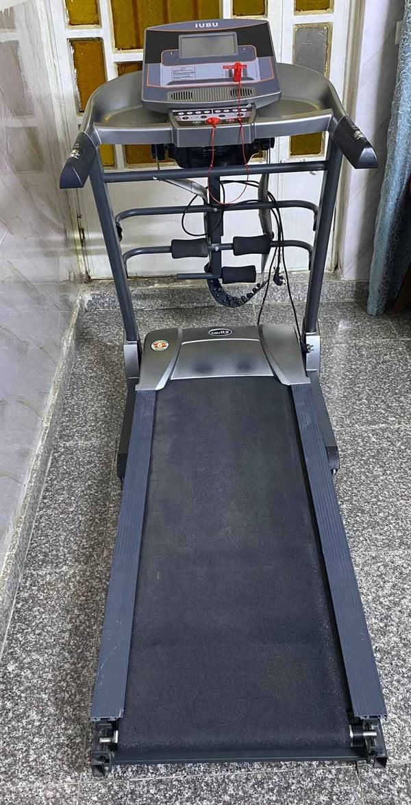 جهاز جري يحتوي على نظام الجري الجبلي (Incline) ويأتي معه ملحق حزام المساج والهزاز الكهربائي المعروف بأجهزة ٤ في 1 بغداد, العراق


**إذا كنت صاحب هذا الإعلان وتريد حذفه لأي سبب، رجاءا أرسل رسالة إلى الدعم الفني**