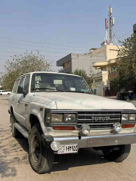 سلاو هاوريان  لاندكروزر بوو فروشتن موديل ١٩٨٥. گير ومه كينة ي   ٣F  ئارم پلاستيك  ده بل ئه كسل  چوار چرايه بوو زانياري زياتر تيل بوو ***********نرخي ٣٥ومعامله
