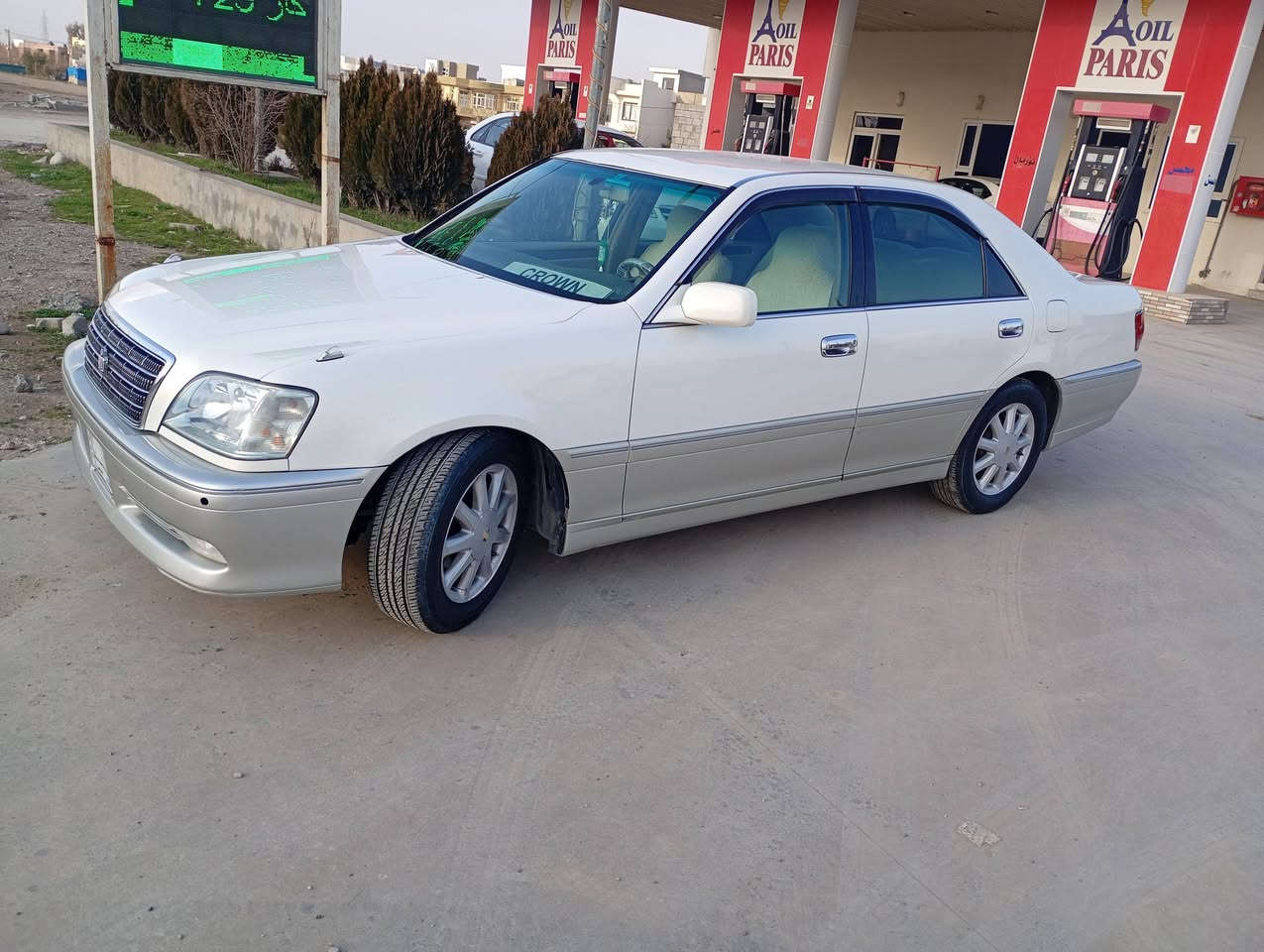 مةليكة موس 2002
D171
Cd بؤكس
ئاوينة شةفت
دوودووگمةي چواركوشن كارةبا
چوار جام ئؤتؤ
چوارتايةي ويلي نةجمةي لؤكي لةسةرة
يةك دينار مةسرةفي تييا نيية
سةيارةكة لؤك لؤكة
62 گةلاو مةعمةلايةكي كةم
***********
***********
