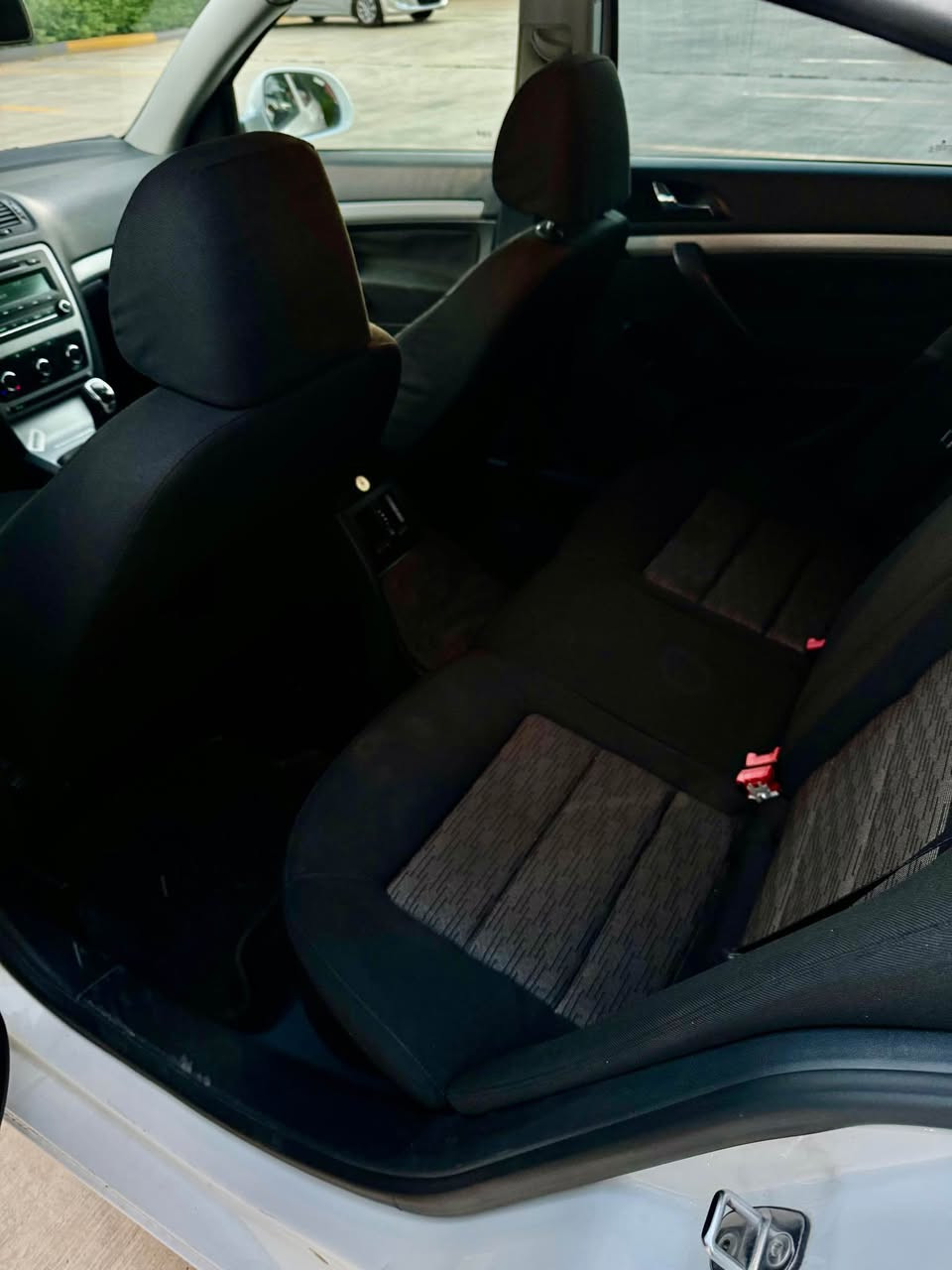 skoda octavia  2013  
گێڕ عادی 
مەکینە.  16  بیلاد 
گێڕ و مەکینەی بەشەرت 
تەحویل و غرامەی بەشەرت 
بێ بۆیاخ  
تەنها یەک پەڵە ساردی هەیە 
سەیارەکە زۆر تازەیە هەموو گیانی بەشەرت 
نرخ :  $93  گەڵا  💵💵
شوێن : سلێمانی 
ژم: *********** السليمانية, العراق
