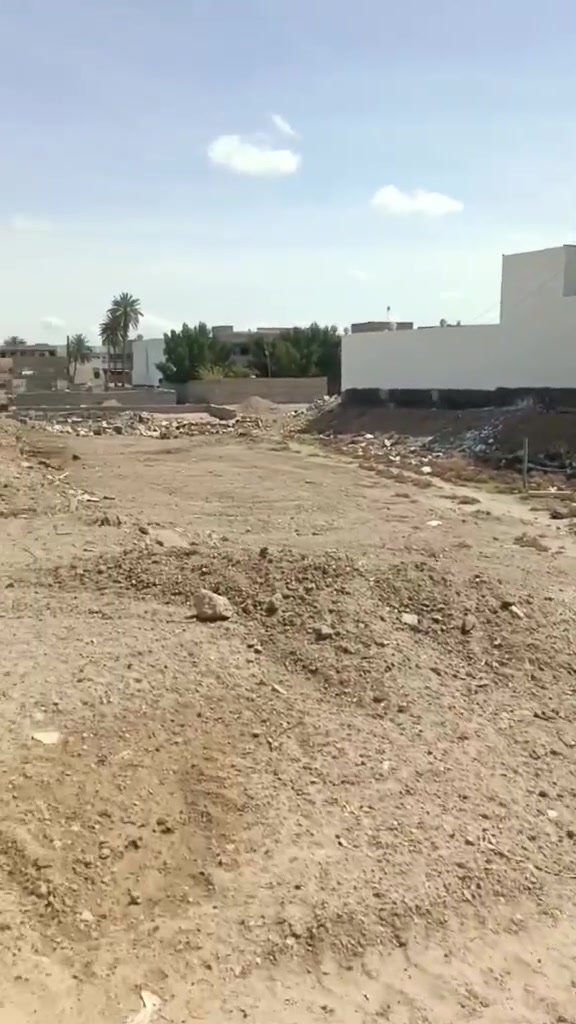 قطعة ارض م ١٧٦ شارعها ١٥ ركن بين شارعين 
مقابيل اسواق سلومي طابو زراعي مجاور ملعب الدلافين 
حلف مطعم الكانون ***********
