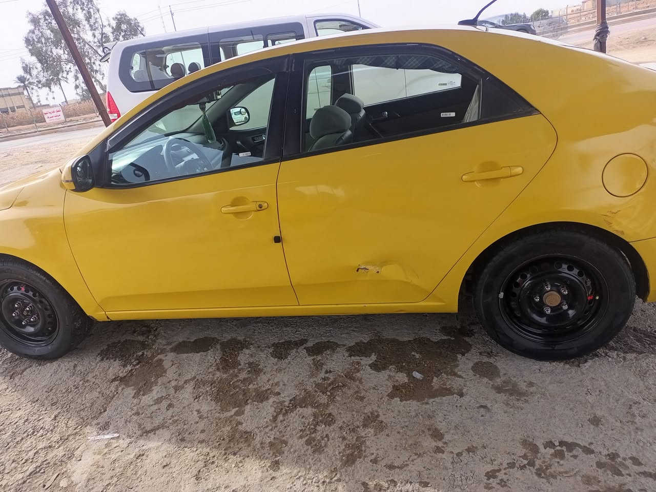 السلام عليكم كيا فورتي للبيع 2013
حادثه قبق جنطه الحوض مليوح مقدار شبر 
ما معمر صحيح للاستفسار الاتصال على الرقم 
***********
