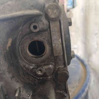 للبيع • قطع غيار سيارات