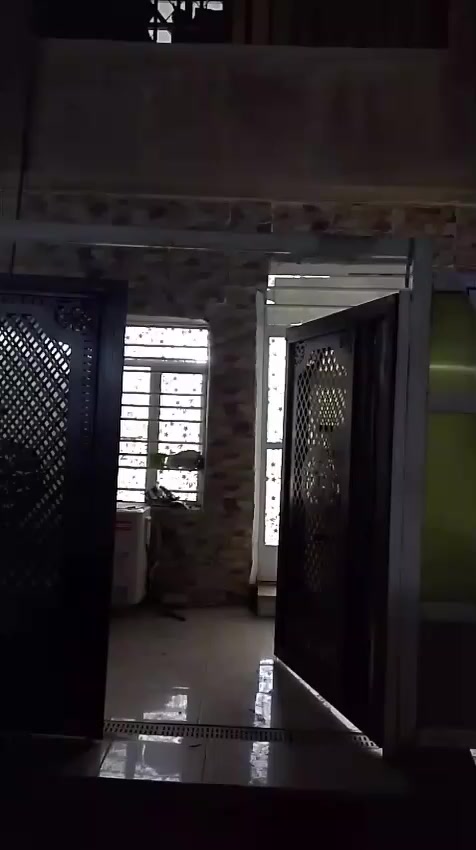 السلام عليكم
بيت 50متر للبيع 
نظيف جدا جدا 
يحتوي ع صاله و مطبخ و صحيات 
و طابق ثاني غرفه نوم و حولي 
موظح بل فديو ملك صرف 
عنوان الشرطه الخامسه 
مقابل محطه النفط و سوق المسكف ***********
