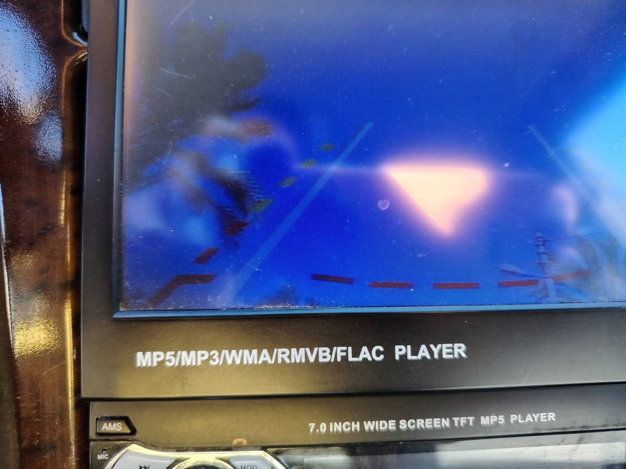 السلام عليكم ورحمة الله وبركاته
أخوان السيارة للبيع موديل 1994 السيارة رقم ديالى إنجليزي جديد هزة جديدة كاميرا شاشة بصمة السيارة نظيفة كير ومكينة مكفولات السيارة بحالة جيدة جدا وباسمي السنوية 2029
 ومكاني ديالى بعقوبة
السعر 39 وبيهه مجال بسيط 
 للاتصال على الرقم ***********
