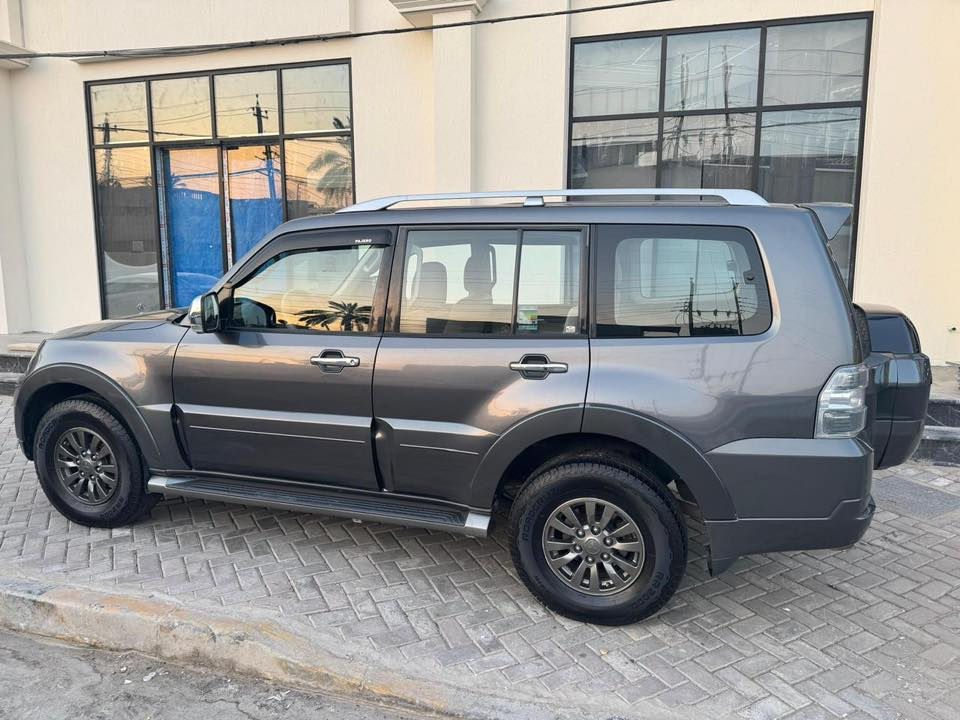 باجيرو خليجي 2015
لون رصاصي فيلي 
رقم شمالي جديد 
كامره خلفية
حساسات خلفية 
شاشة اندرويد 
عليها منظومة غاز LPG  حكومية جداً اقتصادية
مروحة محرك كهربائية 
مروحة تبريد إضافية 
٤ تايرات جدد
صدر جديد 
نوزلات و منظومة وقود جديدة 
داخل السيارة بلادي و كولش نظيف
السيارة جديدة كولش و على وضع الشركة و مبيها اي نقص

للبيع فقط / مكان السيارة بغداد 

السعر ١٦٨ ورقة و بيها مجال بسيط حگ الجية 

الاتصال على صاحب السيارة
***********
