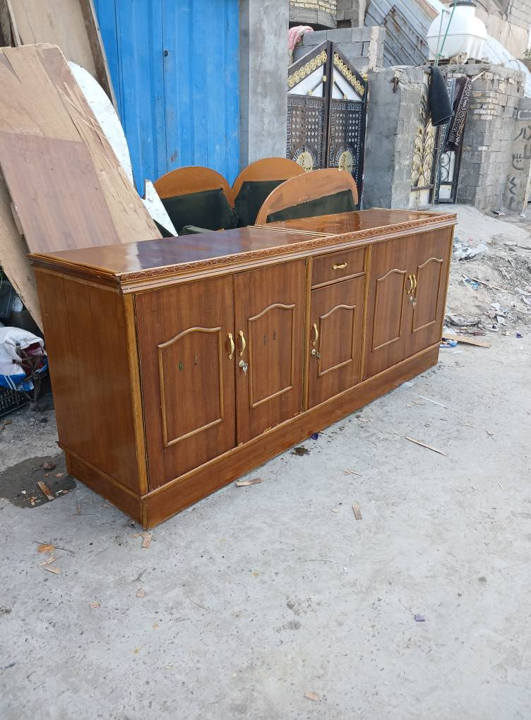 بوفيه ام ٥ حلوه كامله يدات جدد قفاله جدد صبغ تلميع كامله متواجد علخاص اكو توصيل رقمي ***********ابو جود سعره ١٠٠قفل
