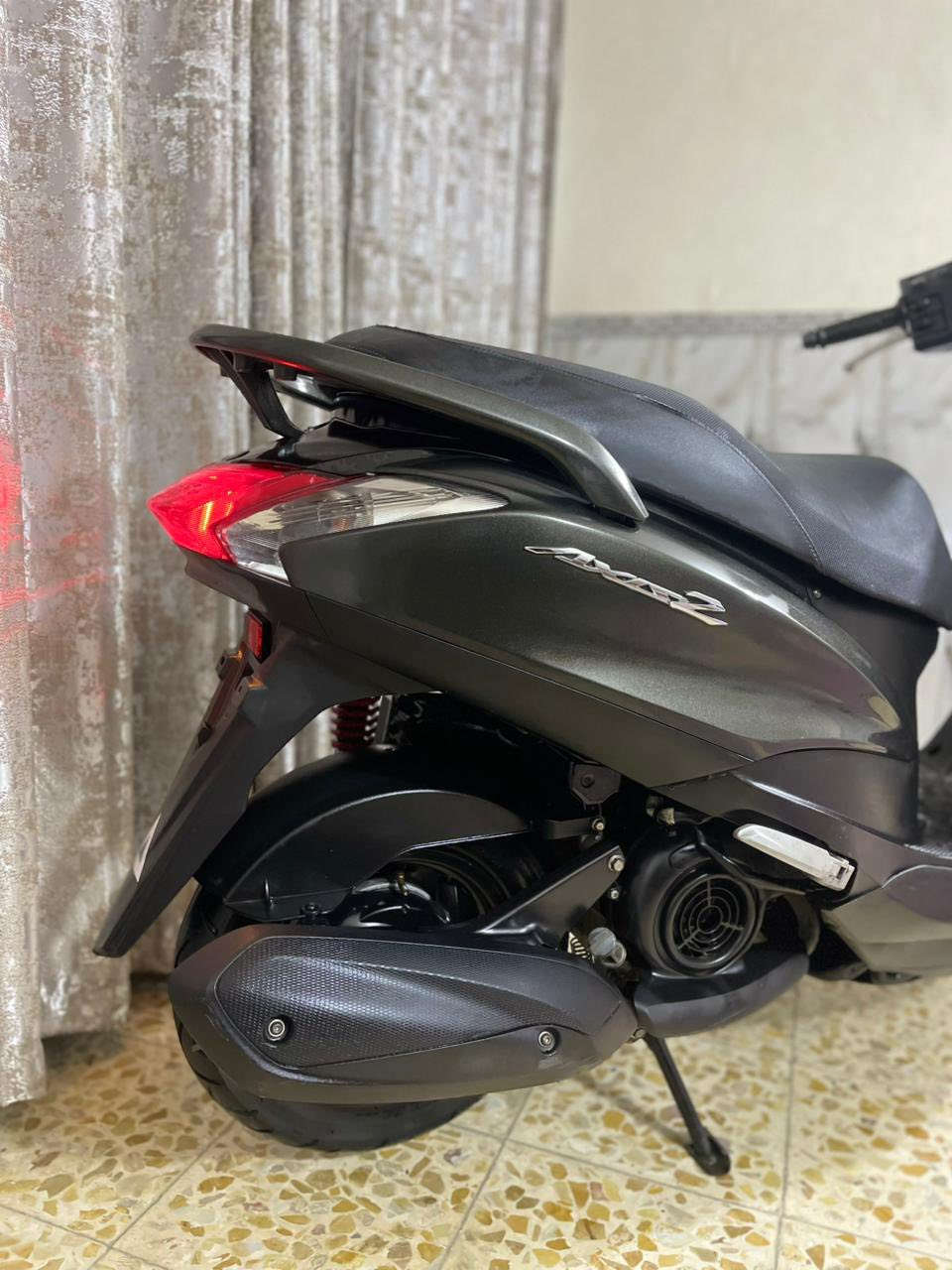 السلام_عليكم  دراجه وكاله  ياباني ياباني ماشيه 25 مابيها اي نقص مكفوله من تاير لتاير مري اصلي ومنفيس
اكزز Z حديث ياباني 🇯🇵  لون مميز زيتوني 
اكيو اقتصادي بصرف البانزين استان كهربائي 
دبل سويج 
كفاله عامه من كلشي شرط الضمان 💯 
العنوان بغداد ***********
