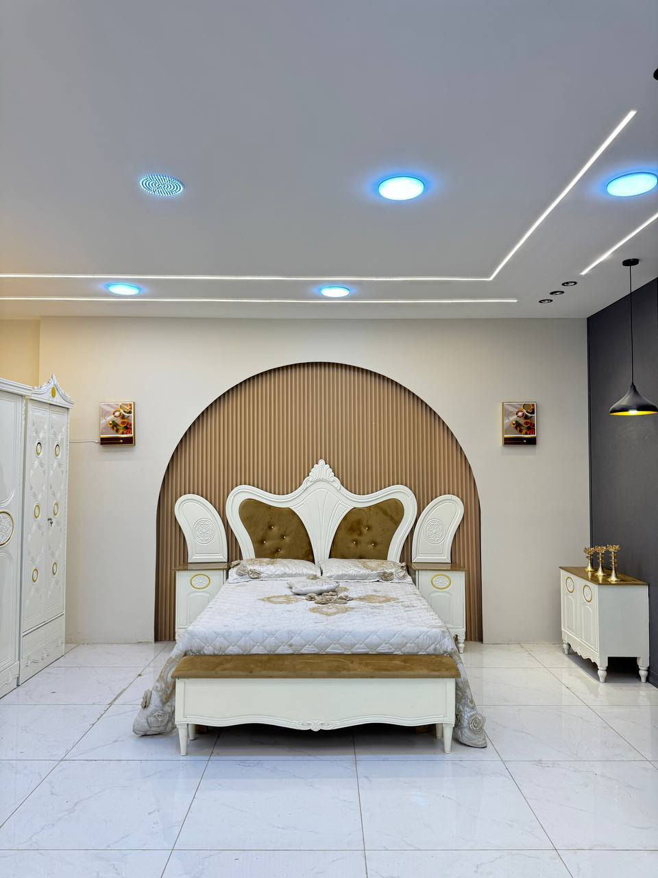 حصرياً الموديل الجديد   

السعر مليون دينار فقط 😍

غرفه نجاره قتصاديه 🛌

متكونه من 9 قطع مميزه 

الكنتور ارتفاع 240 طول 320 

مع الزاويه مجموع الطول 4 امتار 

السمك الخارجي للغرفه 5 ملم انديف

والسمك الداخلي 3 ملم معاكس ابيض

سعر الشازلون الخزان 75 الف 

سعر الشازلون المقعد 50 الف 

متوفر توصيل وشد داخل بغداد 😊

متوفر توصيل وشد لكافة محافضات العراق 🇮🇶


**إذا كنت صاحب هذا الإعلان وتريد حذفه لأي سبب، رجاءا أرسل رسالة إلى الدعم الفني**